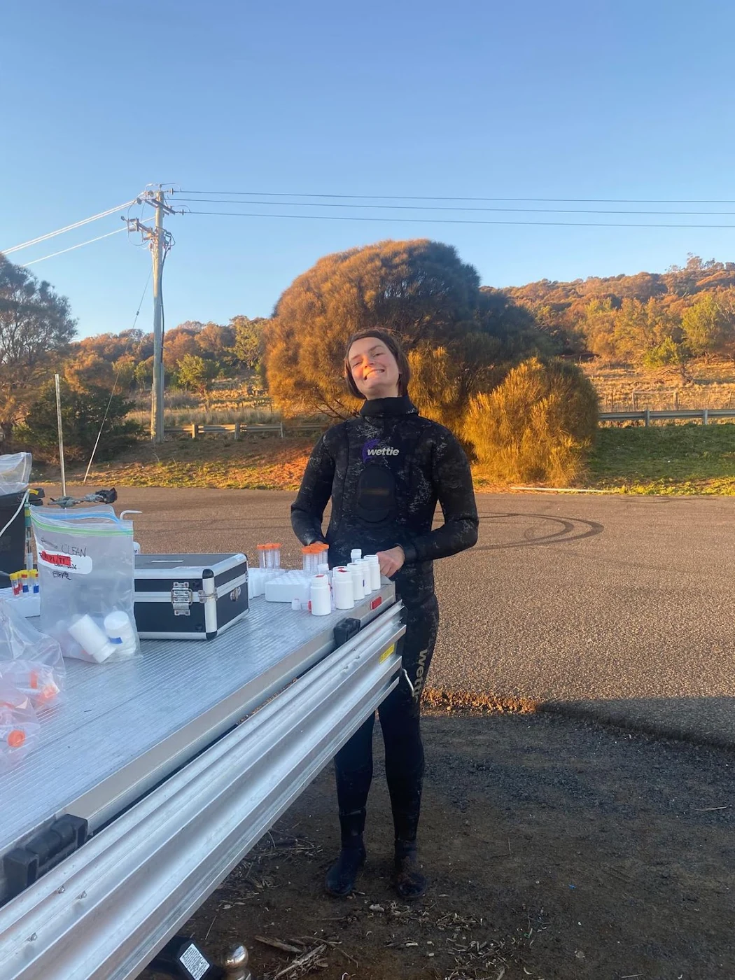 Hanna van de Mortel preparing field samples